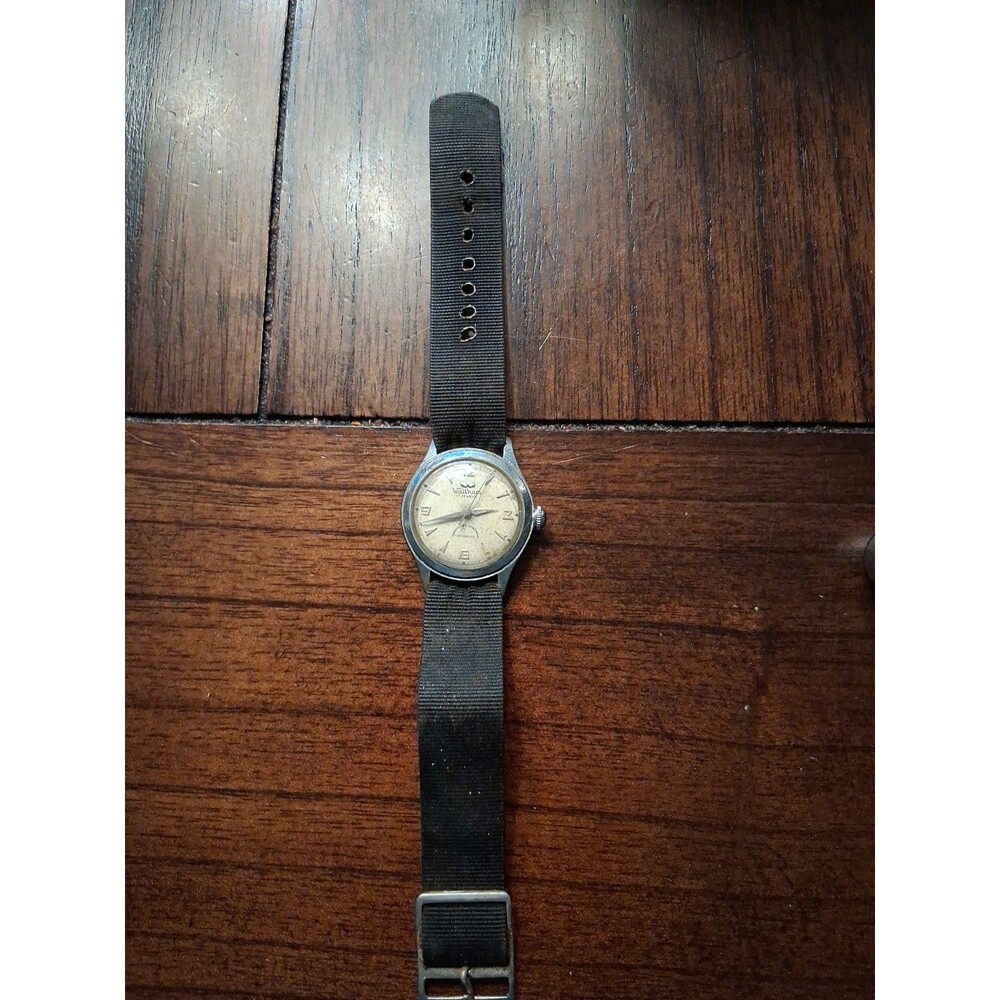 Vintage 1960s Waltham Wrist Watch 17 Jewel Incabloc Unbreakable Mainspring